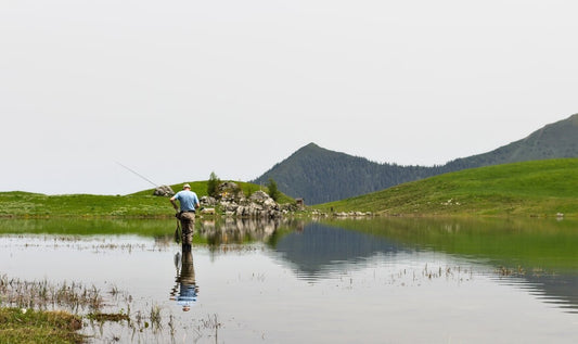 Cómo Pescar un Lago Durante el Cambio de Agosto a Septiembre