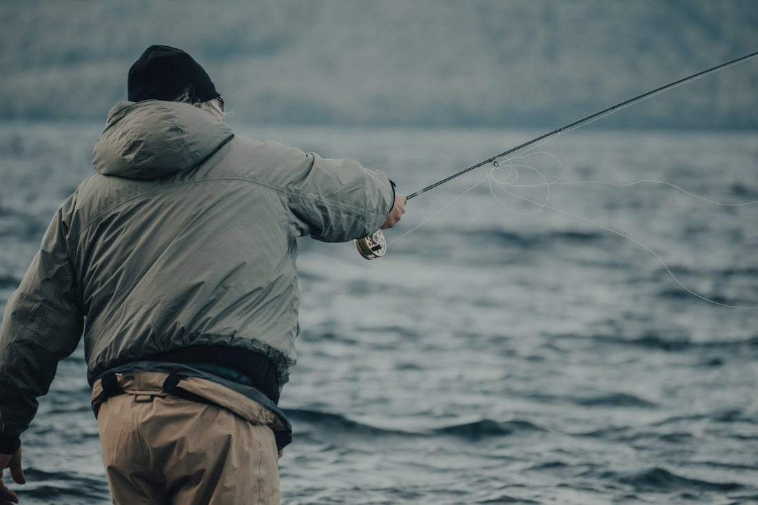 Live Bait vs Artificial Lures from a Kayak: When Each Wins