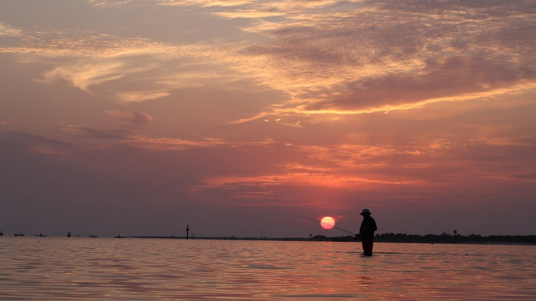 Pesca al Amanecer del Solsticio: Mejores Spots en Kayak